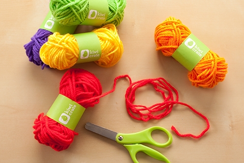 DIY Pom Pom Necklace – Kids Crafts Tutorial – Yarn Craft How-To