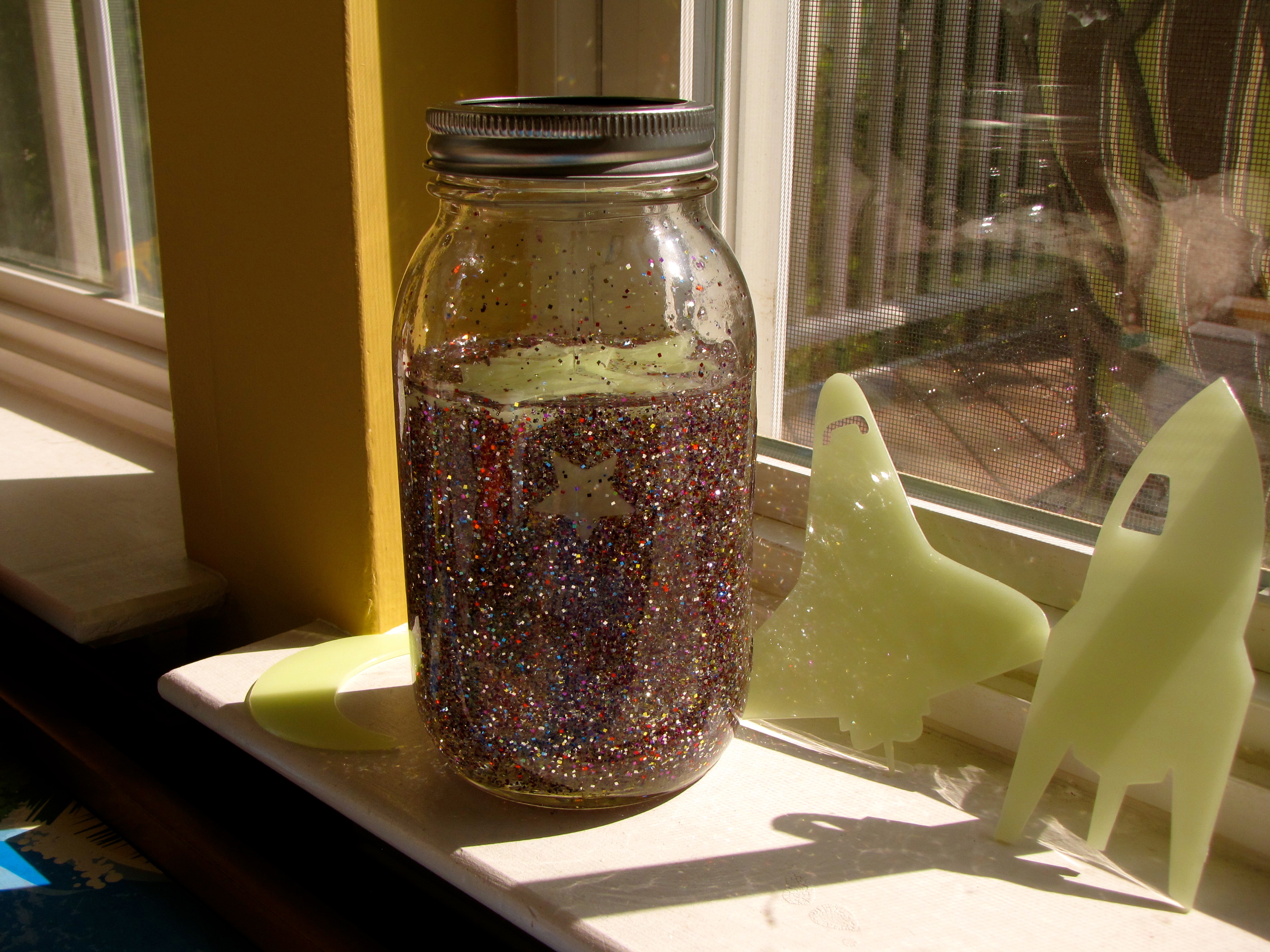 15 Mesmerizing Mason Jar Crafts for Kids and Teens