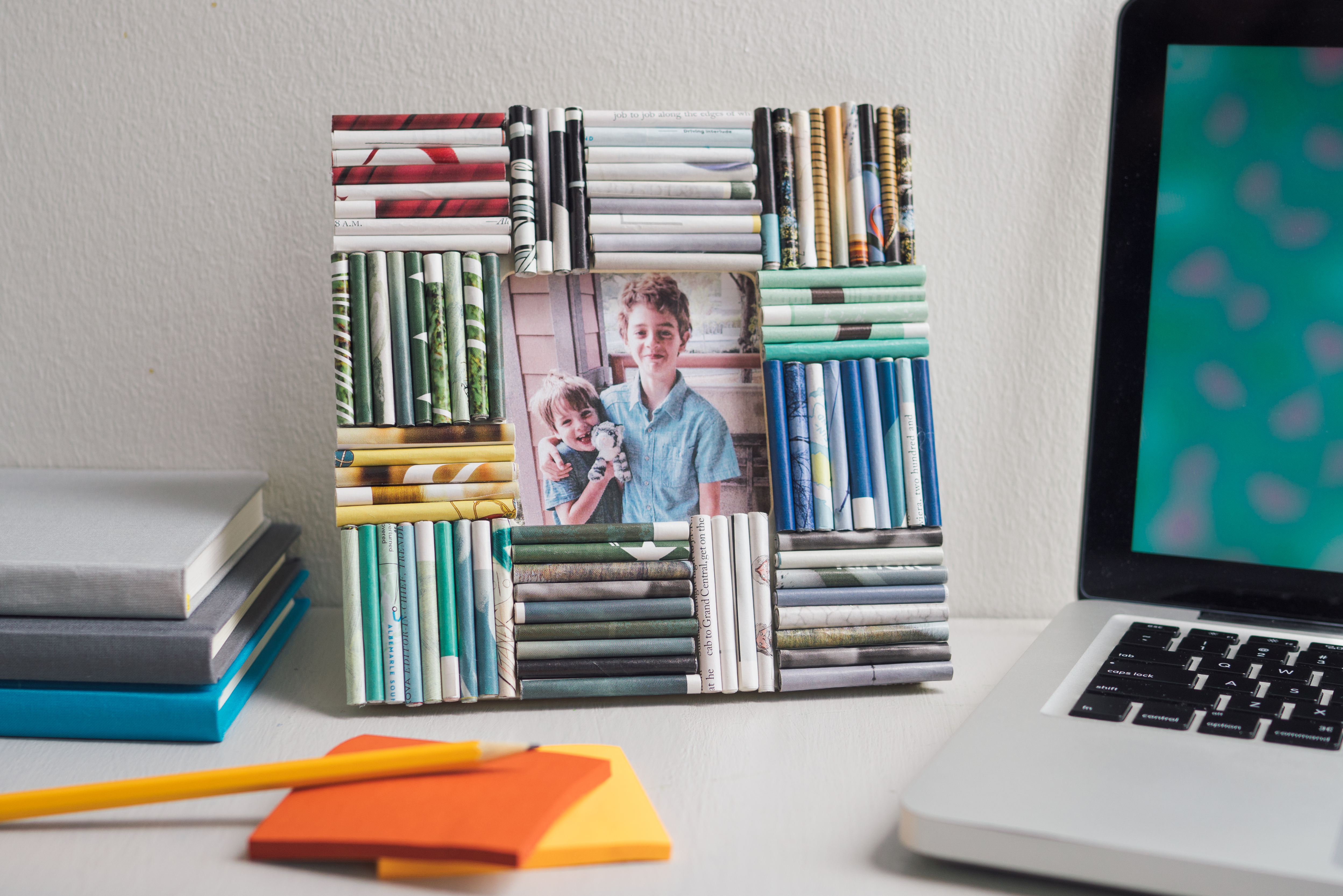 Make Rolled Paper Picture Frames » Dollar Store Crafts