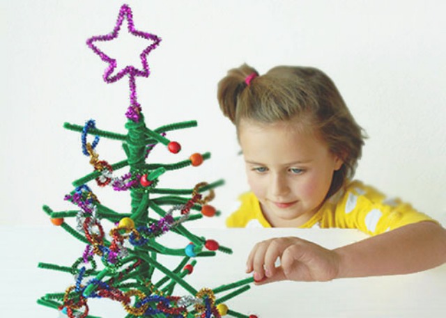 Pipe Cleaner Christmas Trees - Buzzmills