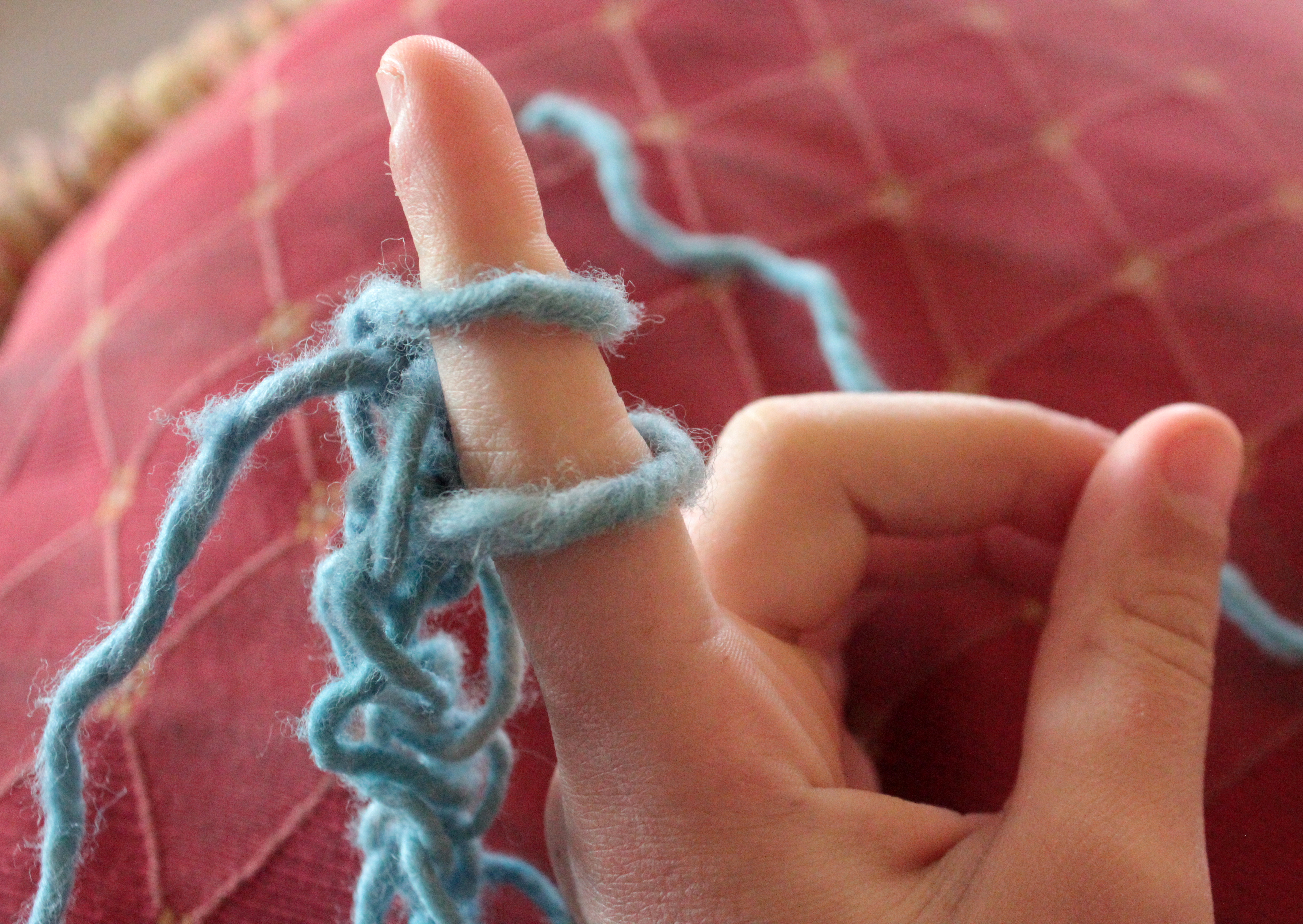 DIY 5 Minutes Finger Knit Bracelet with Yarn - The Crafting Nook